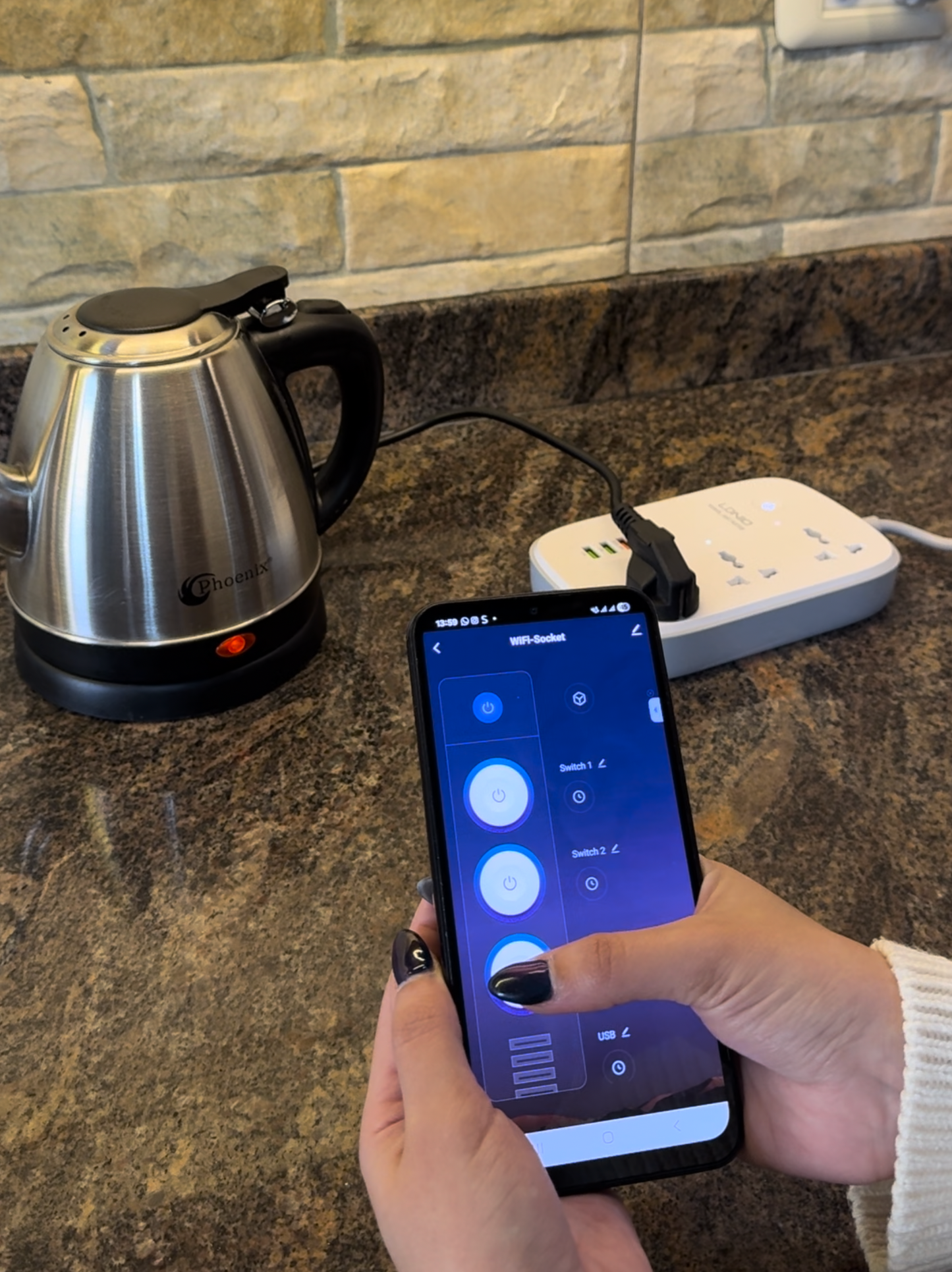 شريط مقبس طاقة ذكي يعمل بتقنية الواي فاي