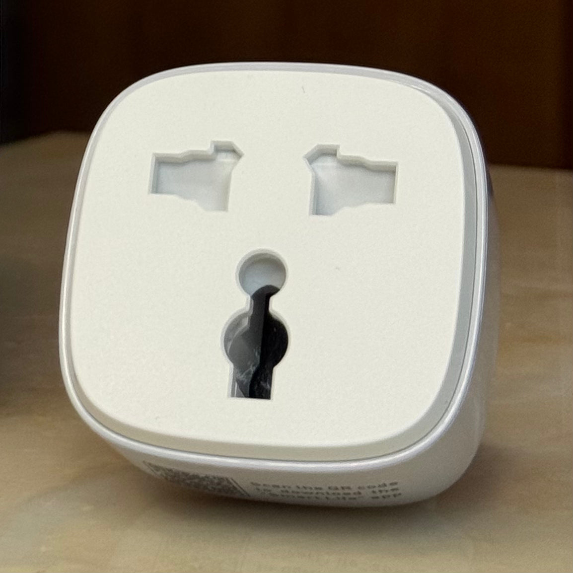 قابس طاقة ذكي مزود بتقنية الواي فاي