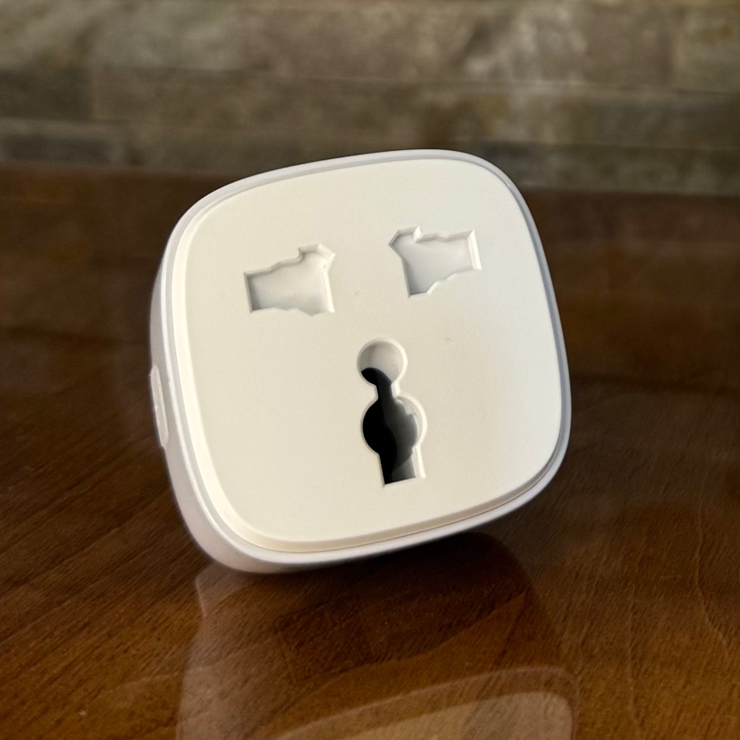 قابس طاقة ذكي مزود بتقنية الواي فاي